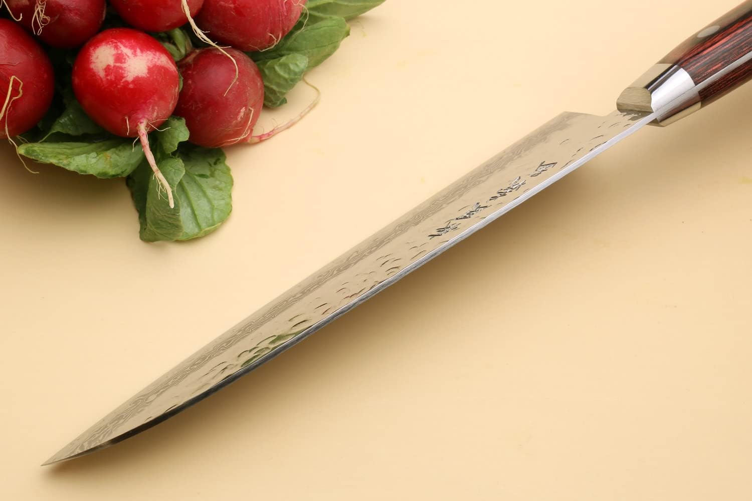 Yoshihiro VG-10 16 Layer Hammered Damascus Stainless Steel Santoku Chefs Knife (7 (180mm))